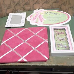 4-pc set of Dance lovers decorating for their room or studio